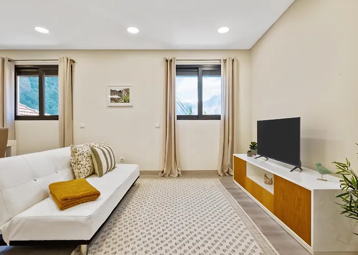 Coracao Da Madeira By Homie * Curral Das Freiras